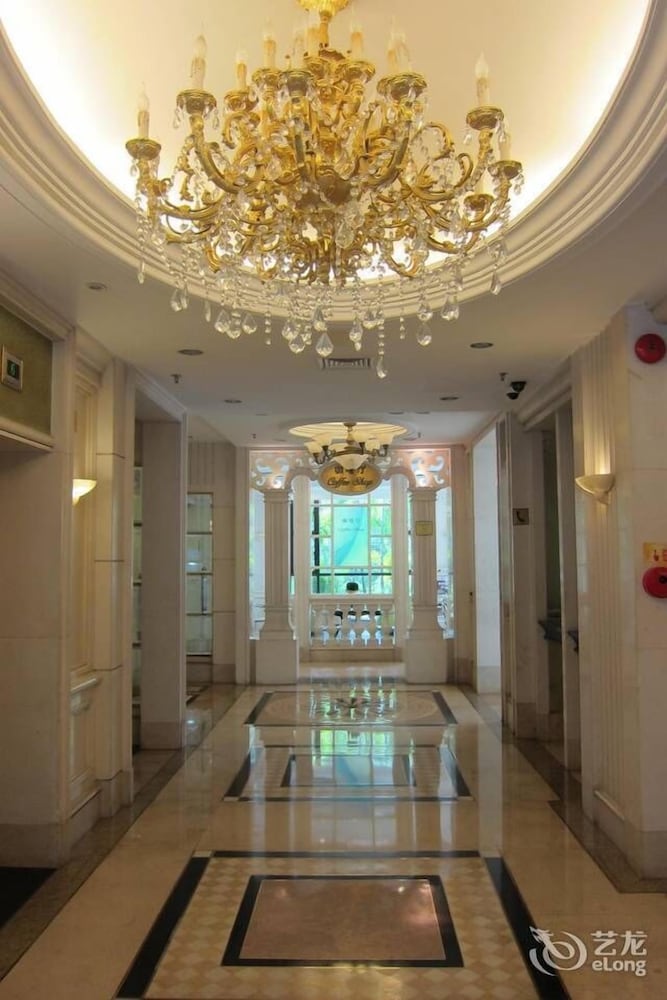 Clifford Hotel 6/32