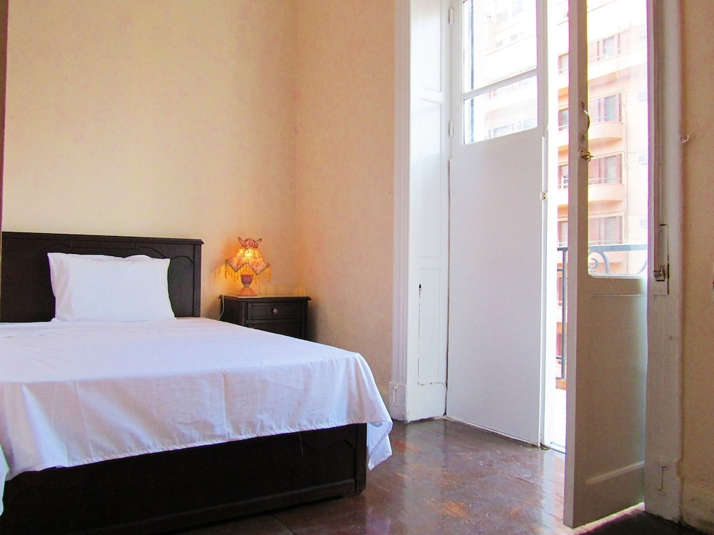 غرفة أساسية ثلاثية بثلاثة أسرّة، Traveler Apos S House Hotel 2/10