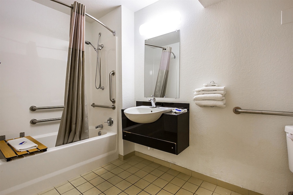 Motel6 Mesa, AZ - North 52/53
