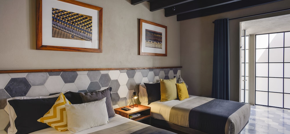 Criol Hotel 20/65