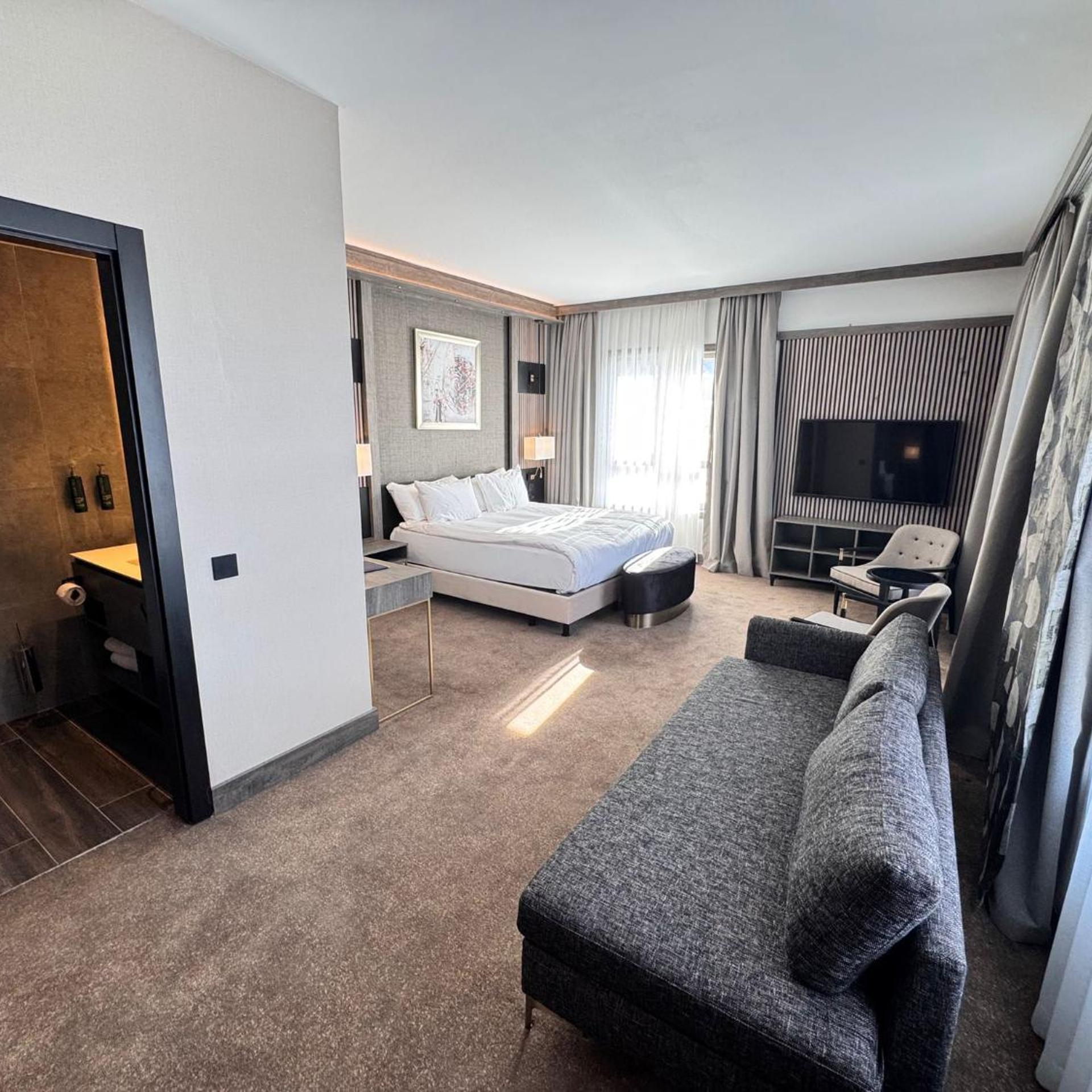 2 Bedrooms, Deluxe, Suite, King Bed, Doubletree by Hilton Kars Sarikamis 5/6