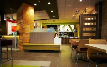 CityFlatsHotel - Grand Rapids, Ascend Hotel Collection 8/76