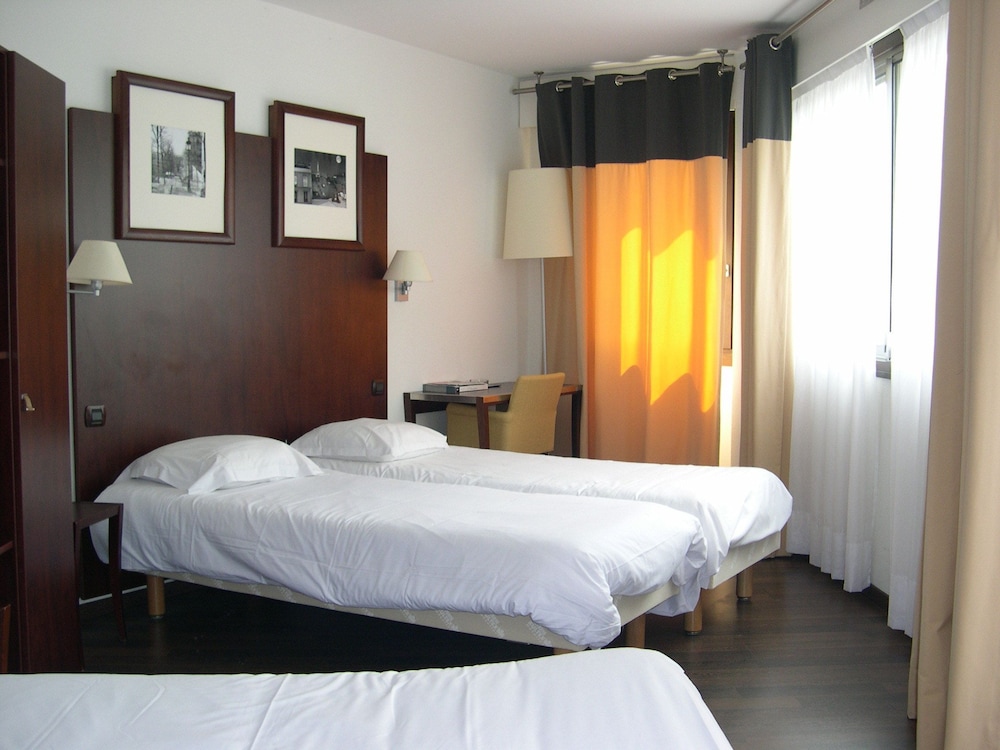 Hotel Du Centre Annemasse 4/21
