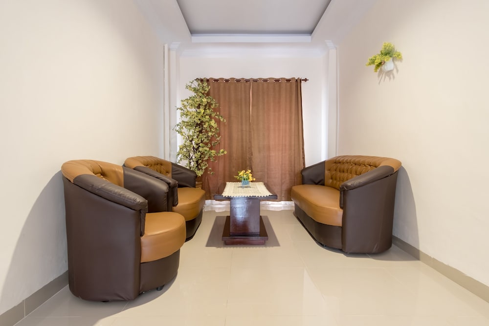OYO 621 Vania Residence 24/32