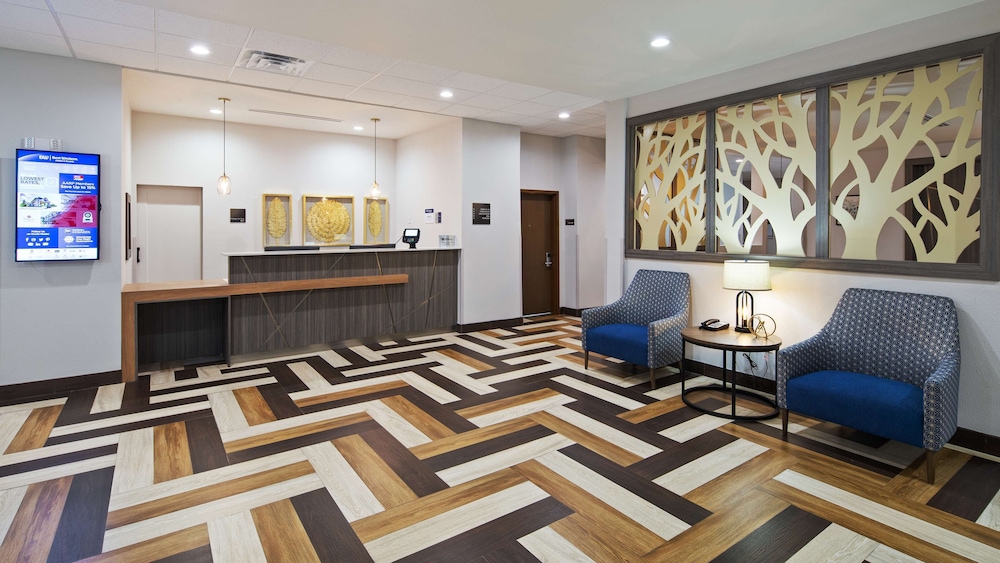 Best Western Green Oak Inn & Suites 8/30