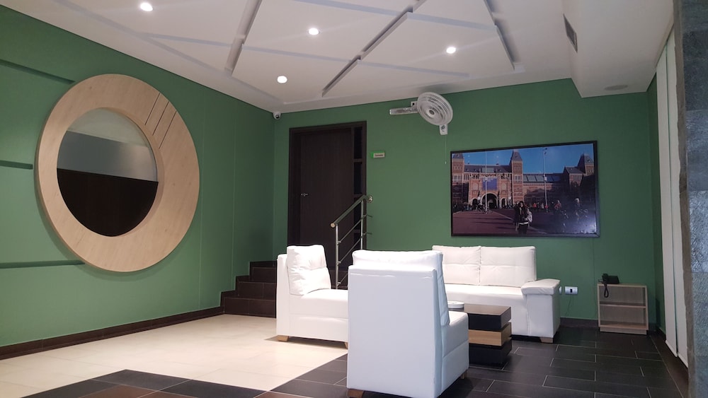 Hotel Ayenda 56 Avenue Plaza 1322 7/28
