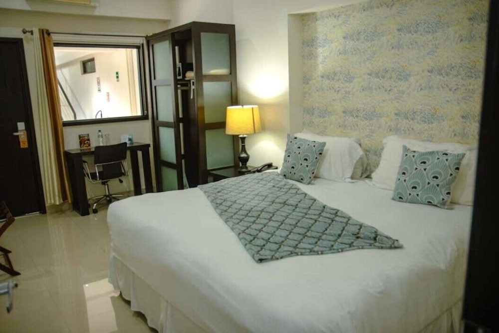 Contempo Hotel 15/49