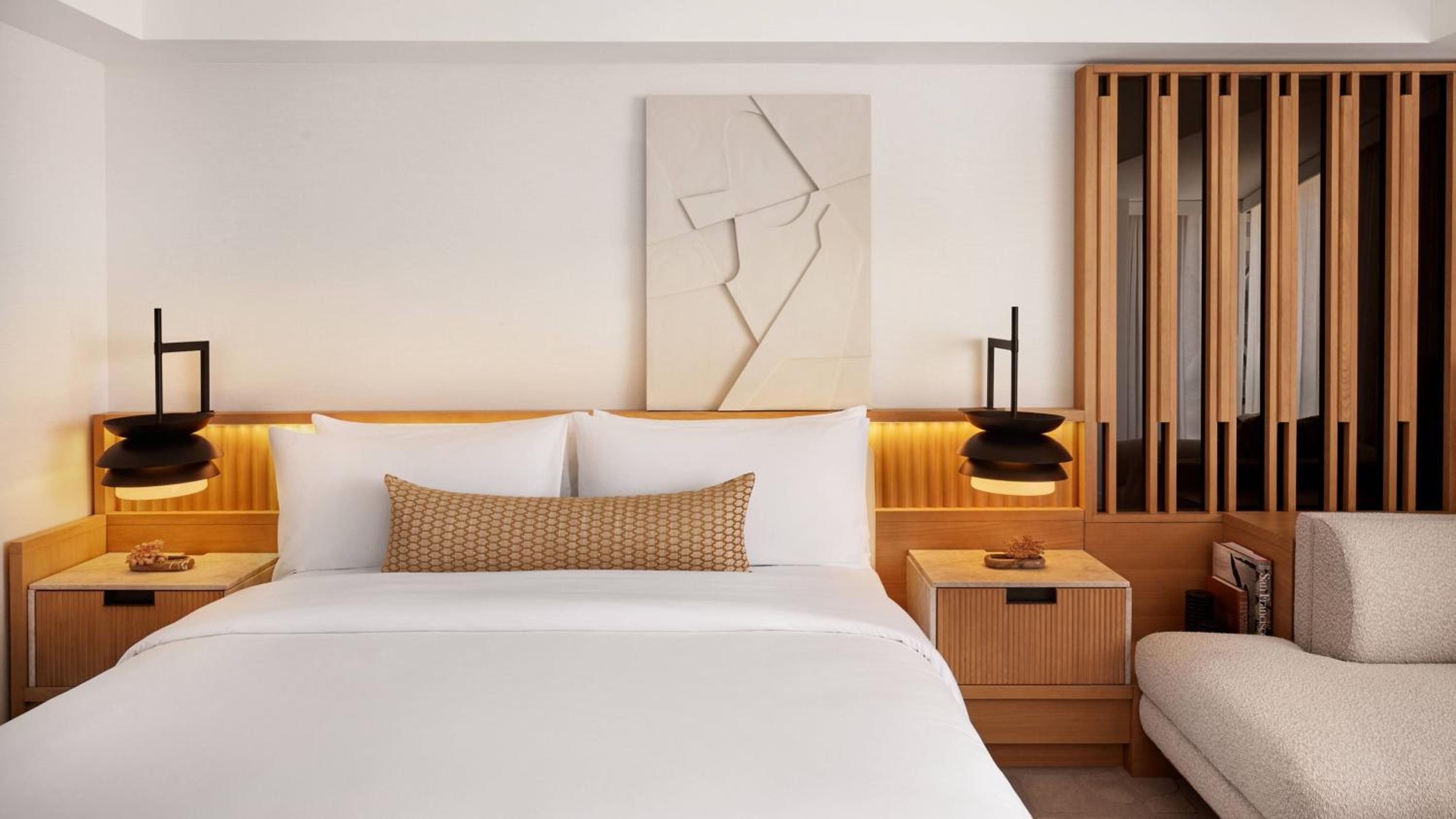 Jay, Residence, Suite