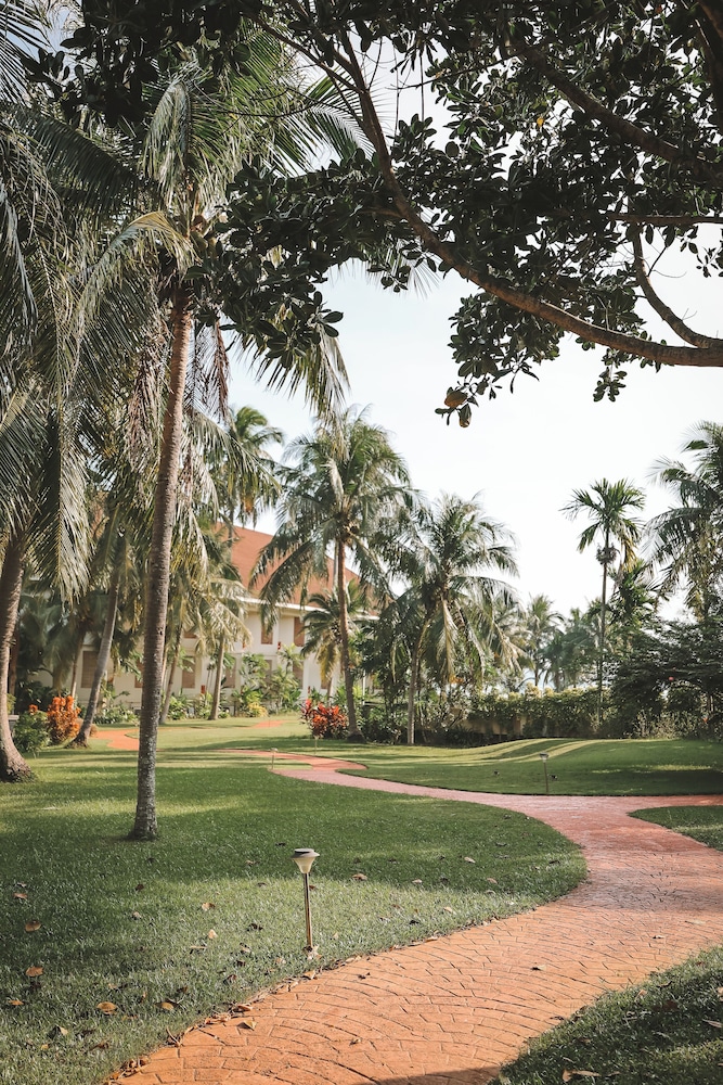 The Nouveau Chumphon Beach Resort and Golf 48/60