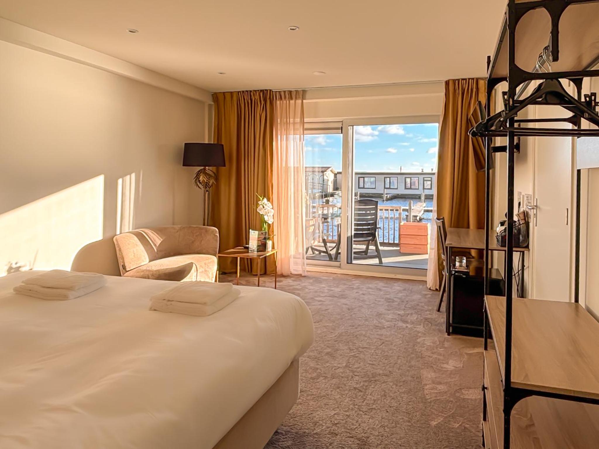 Room, King Bed