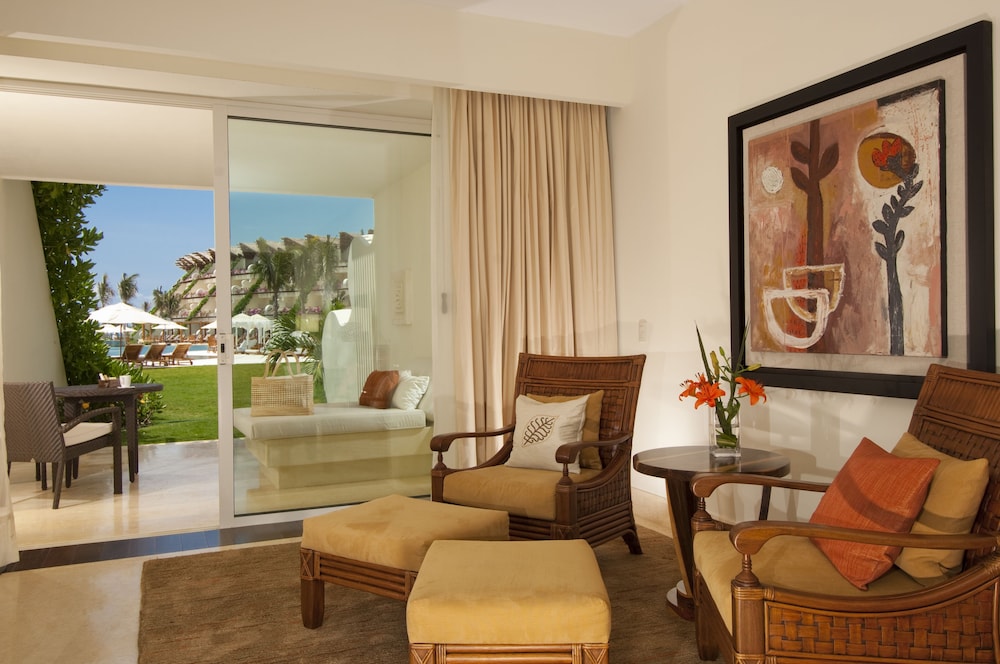 Ambassador At Grand Velas 42/66