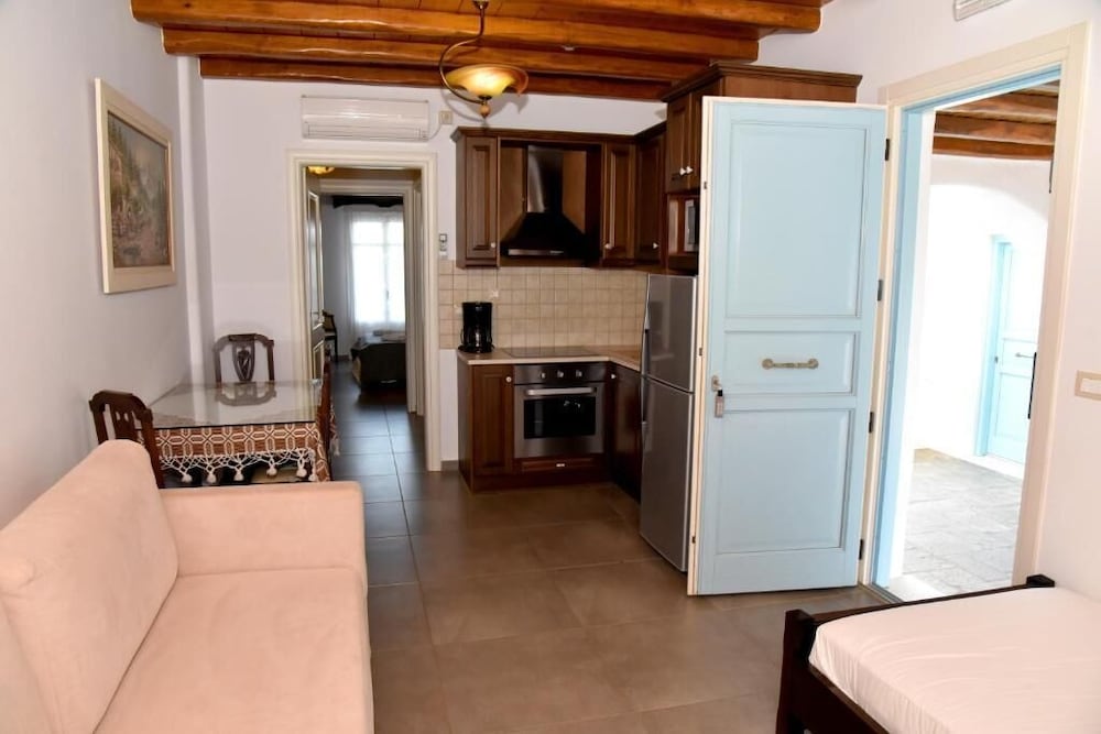 Messaria Hotel 53/63