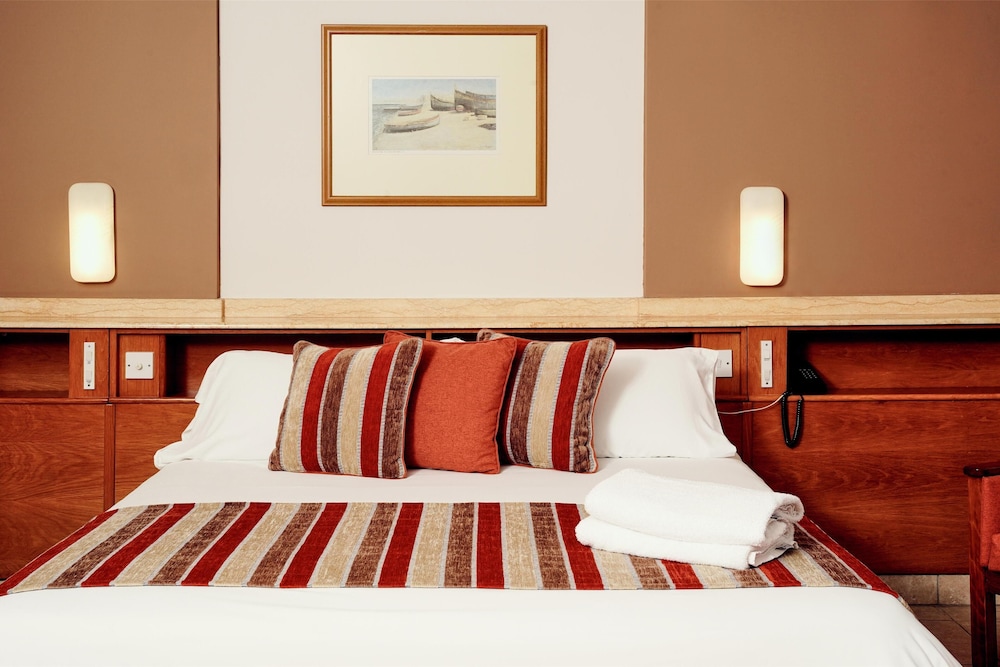 PARADISE BAY RESORT 36/80