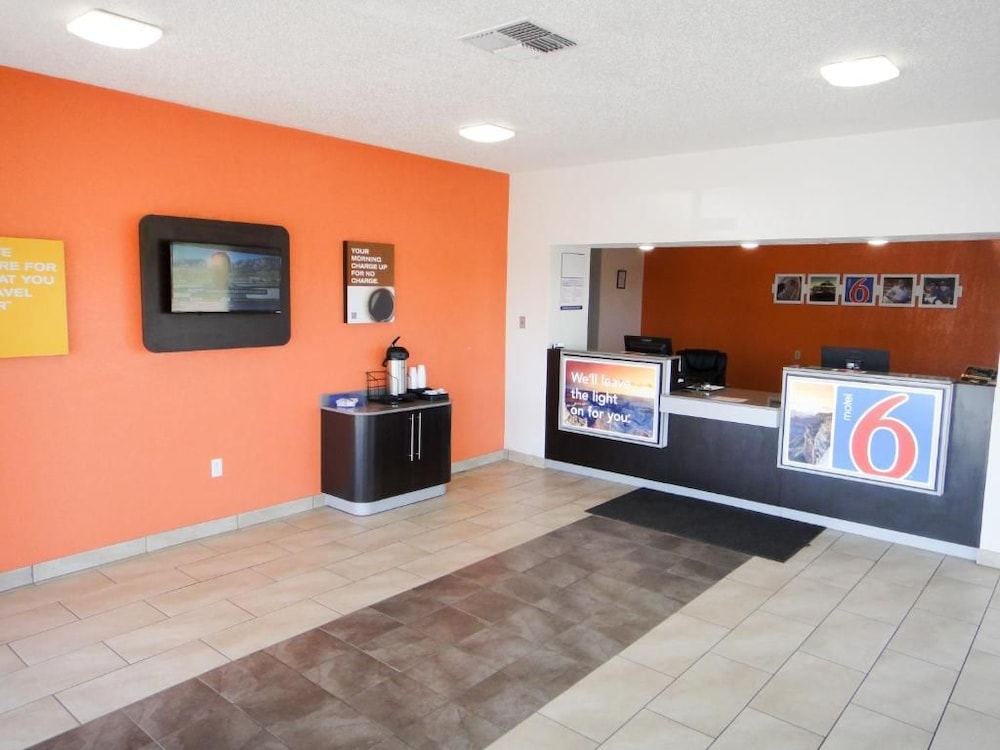 Motel 6 Clinton OK 12/64
