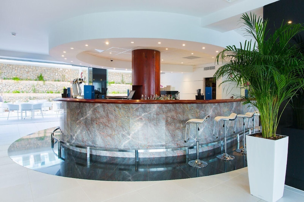 Reverence Life Hotel 6/50