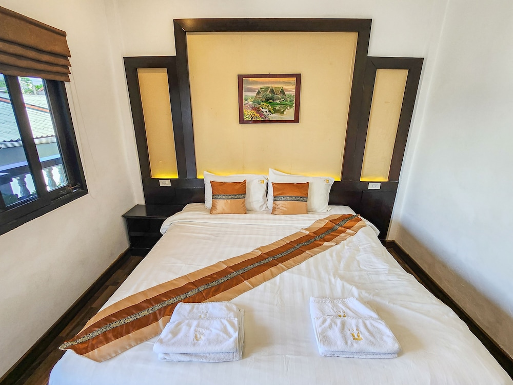 DELUXE, DOUBLE BED
