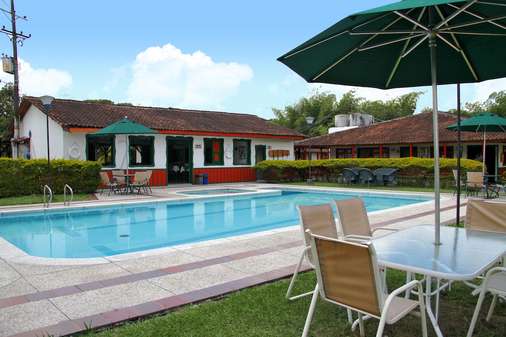 La Floresta Hotel Campestre 49/55