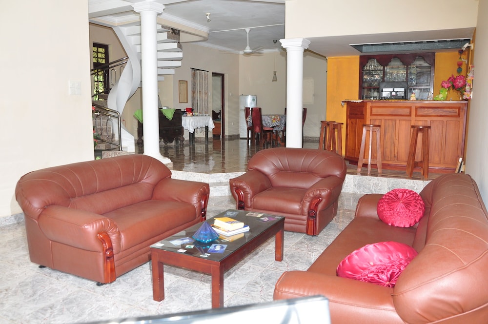 Sugandi Inn 20/40