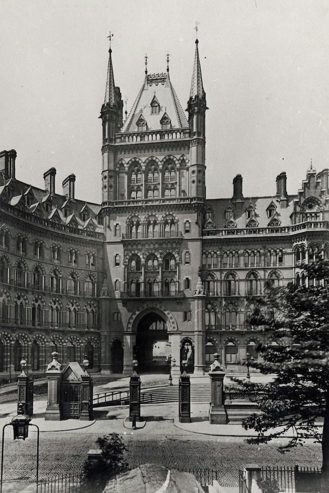 St. Pancras London, Autograph Collection 97/99