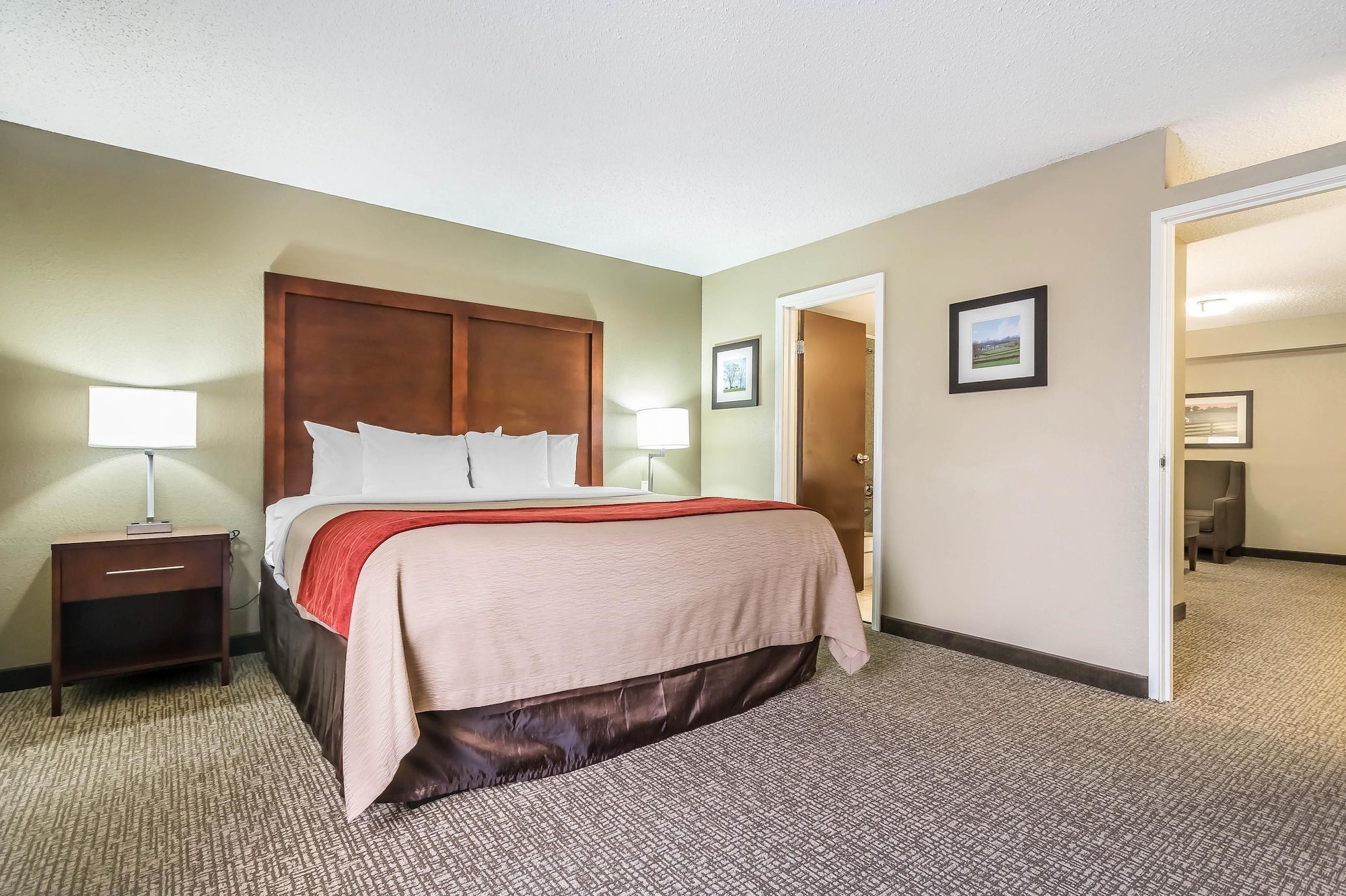 SUITE, KING BED