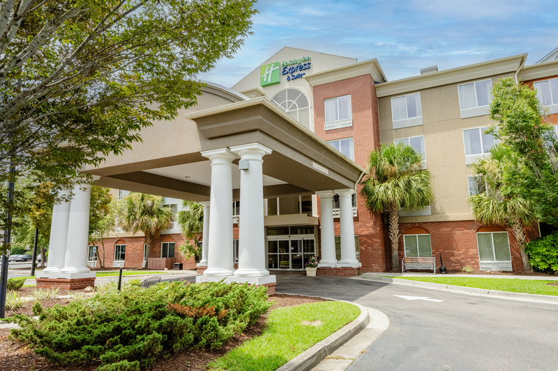 Holiday Inn Express Hotel And Suites Charleston North 6/56
