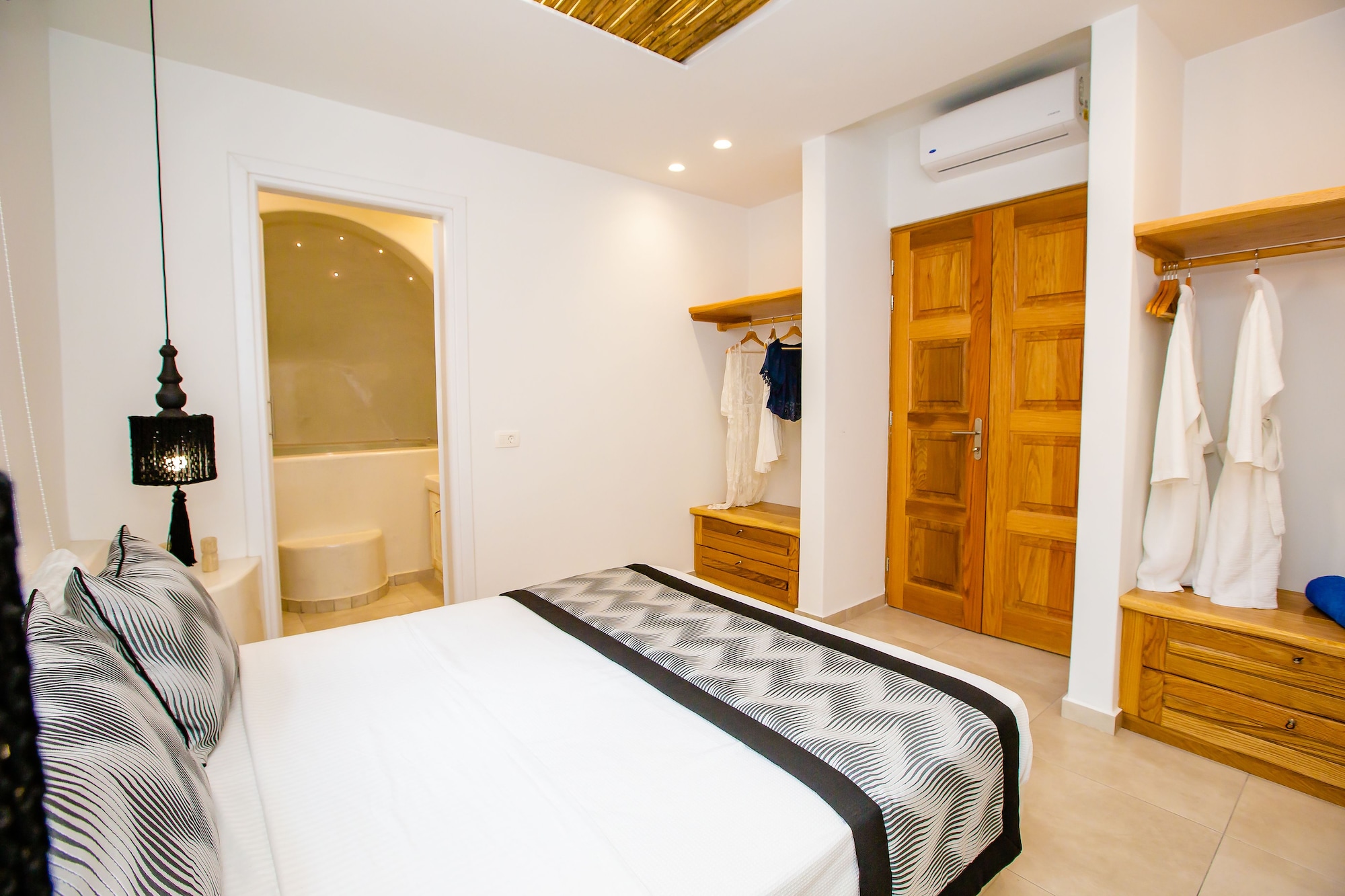 Grand, Suite, Double Bed, Sea View, 2 Sofa, Indoor Jetted Tub, Private Pool