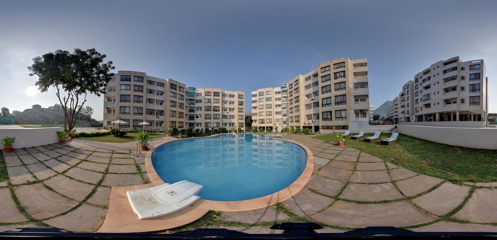 Spectrum Resort, Spa & Convention 44/48