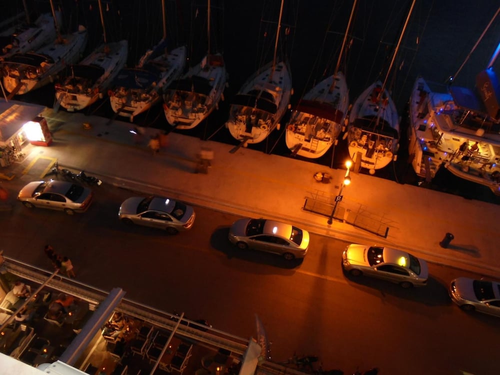 Hotel Manessi 25/62