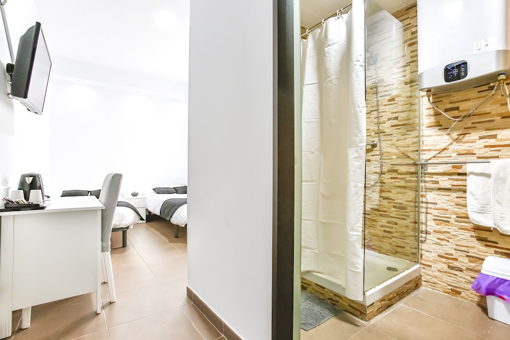 Laramond Barcelona Rooms 40/58
