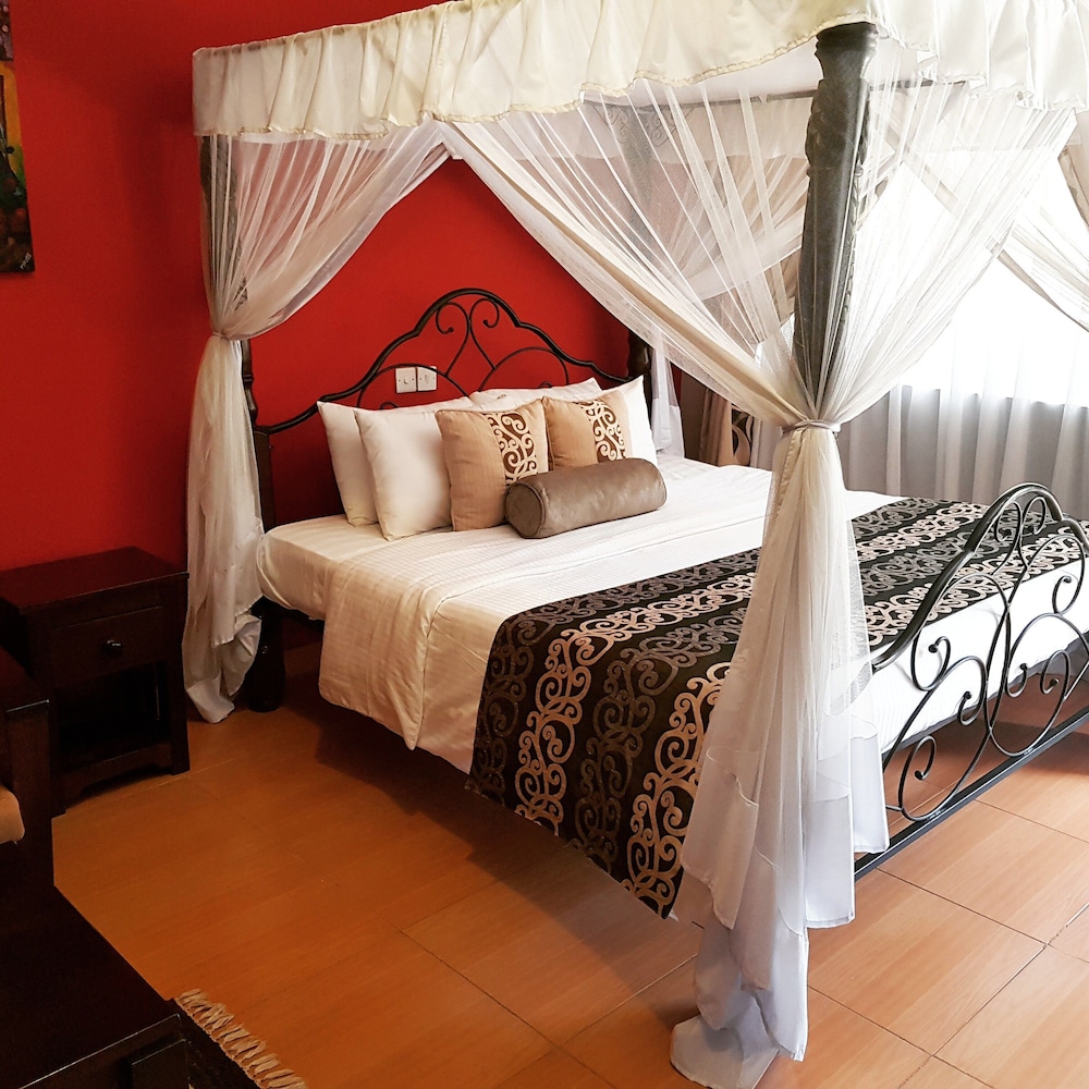 DELUXE, DOUBLE BED, GARDEN VIEW