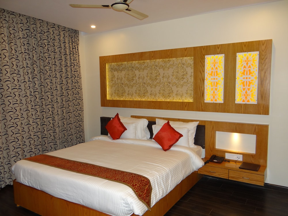 Hotel Tridev 12/47