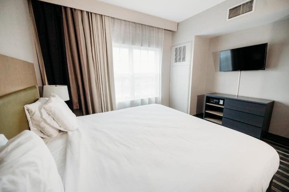 1 Bedroom, Suite, King Bed, Sofa