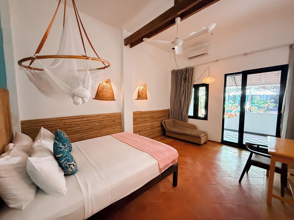 SUPERIOR, DOUBLE BED