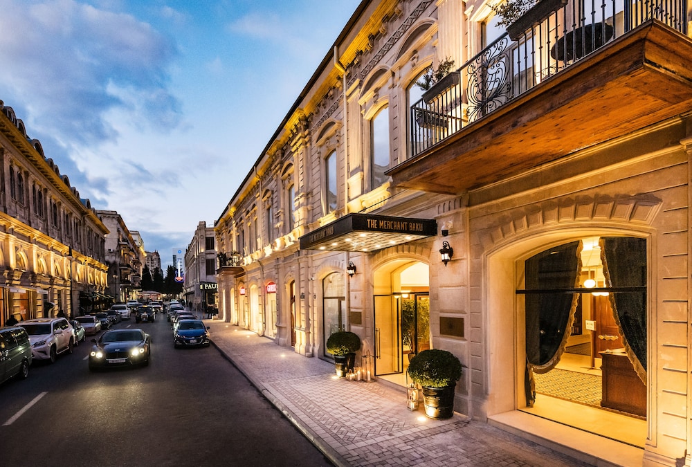 The Merchant Baku 45/50