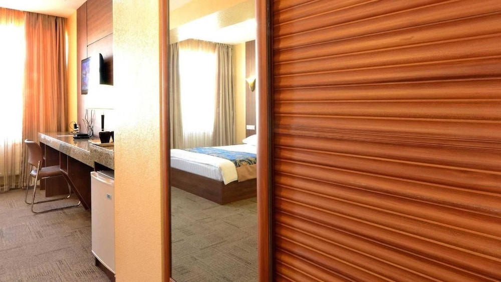 Zolo Hotel 37/38