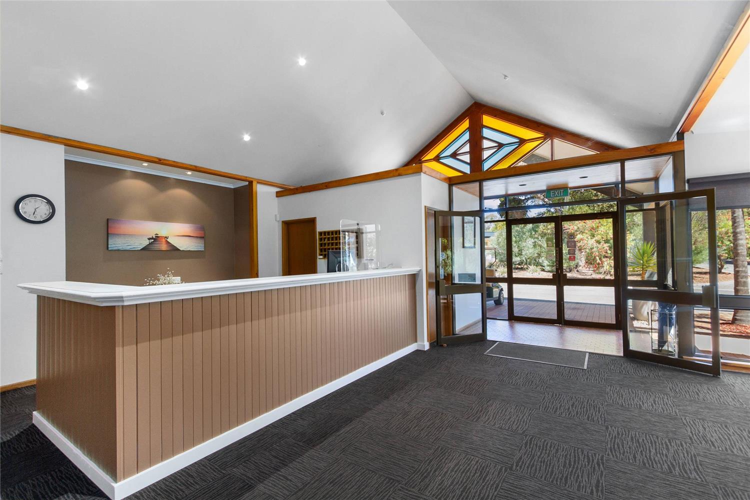 Comfort Inn & Suites Riverland 6/27