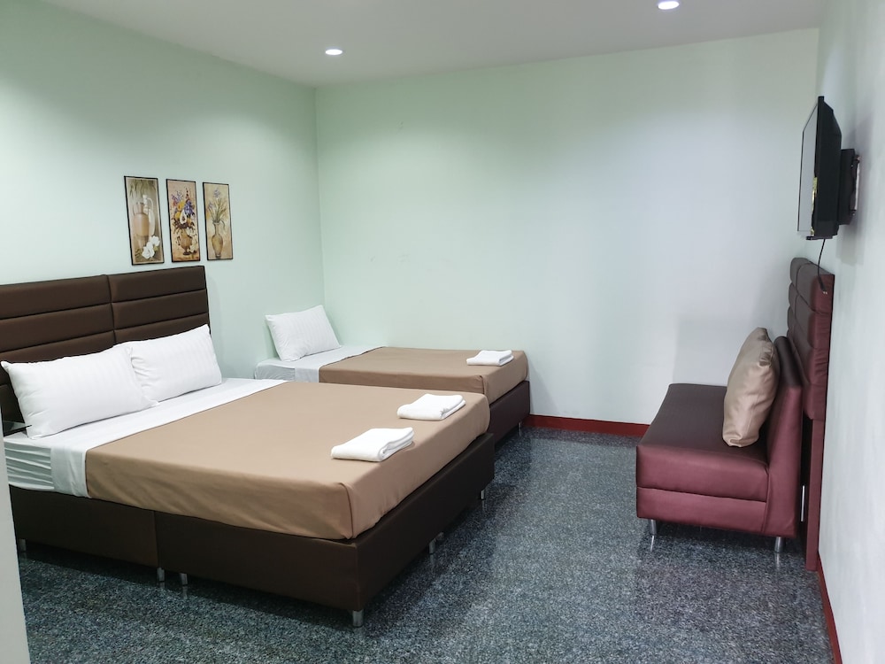 Friend's House Resort 19/45