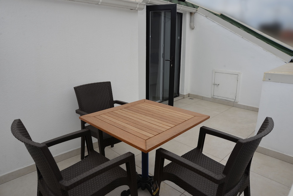 Gardenya Suite Hotel 37/43