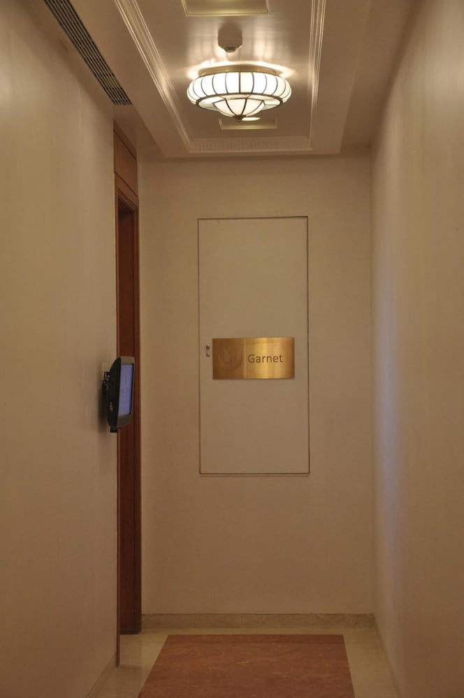 Royal Tulip Navi Mumbai 21/60