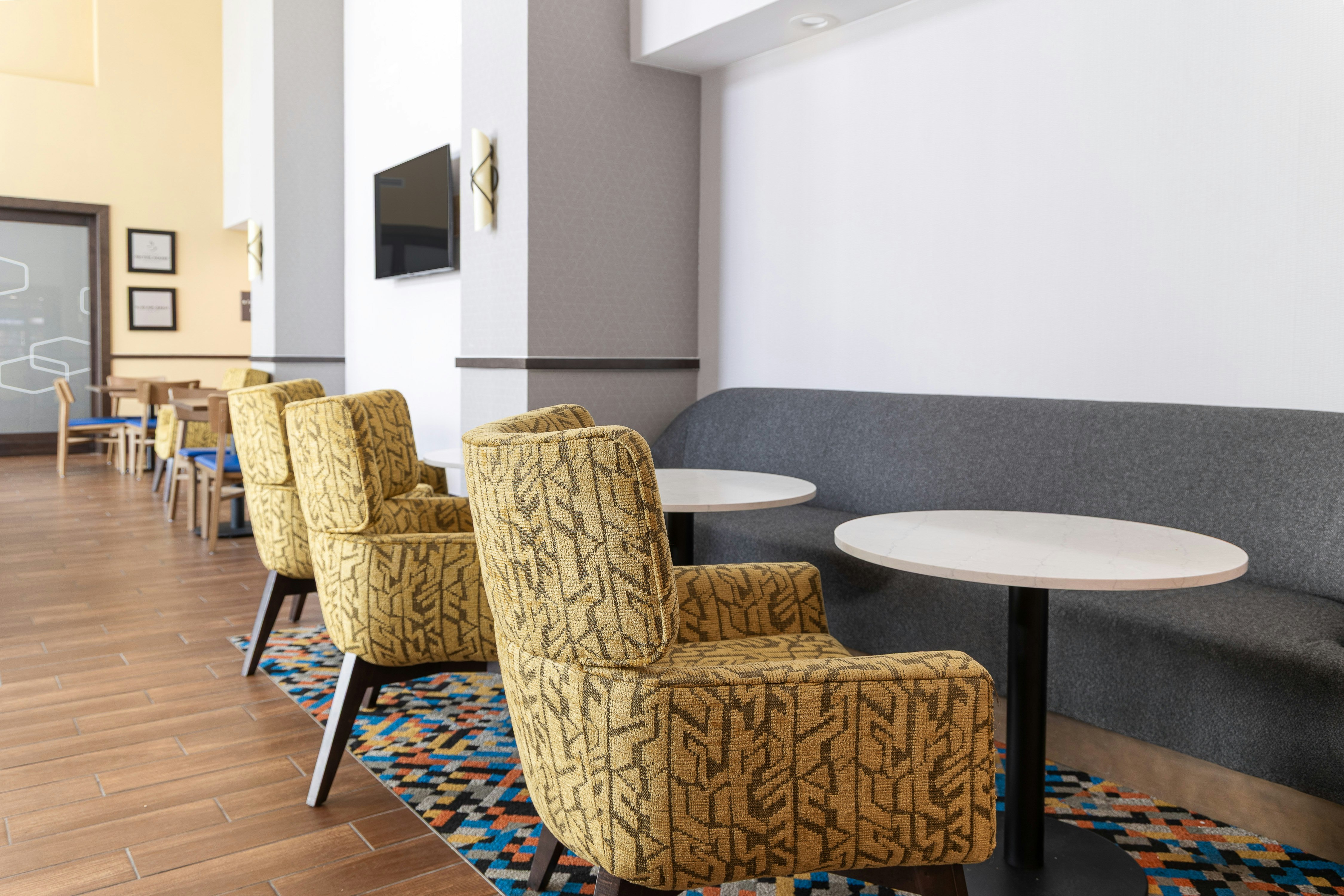 Hampton Inn and Suites Niles Warren OH 49/77