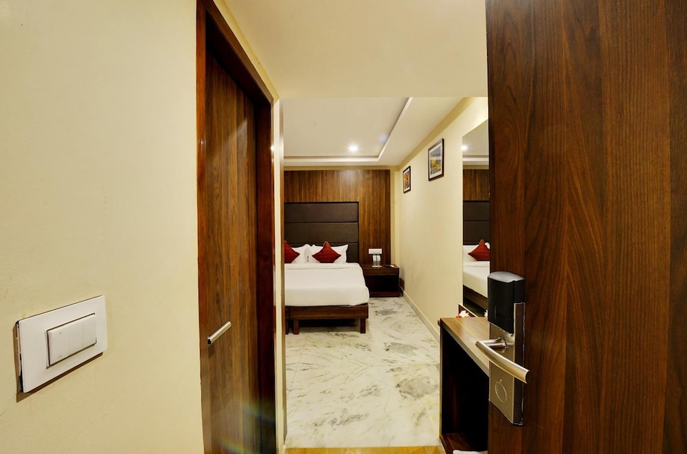 Manpho Bell Hotel & Convention Center 50/50