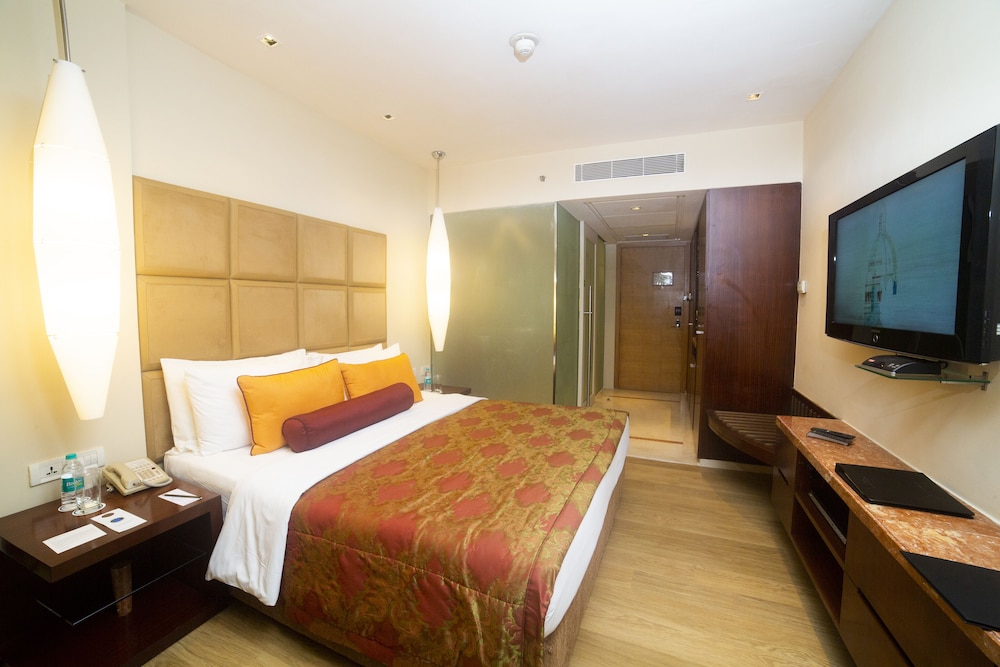 SUPERIOR, QUEEN BED