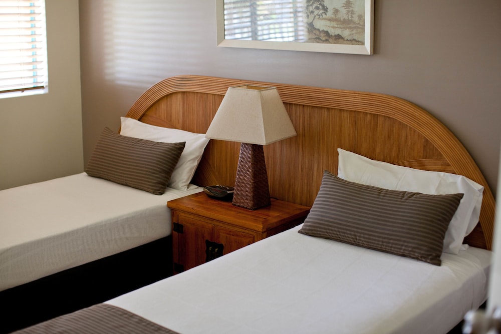 Coral Sands Beachfront Resort 24/59