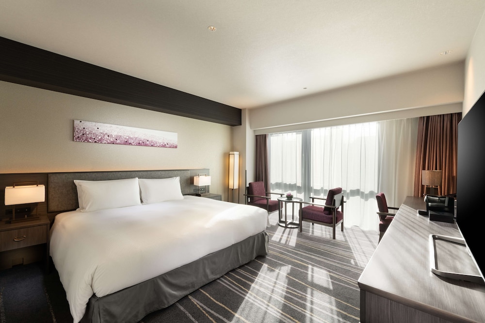 EXECUTIVE, KING BED