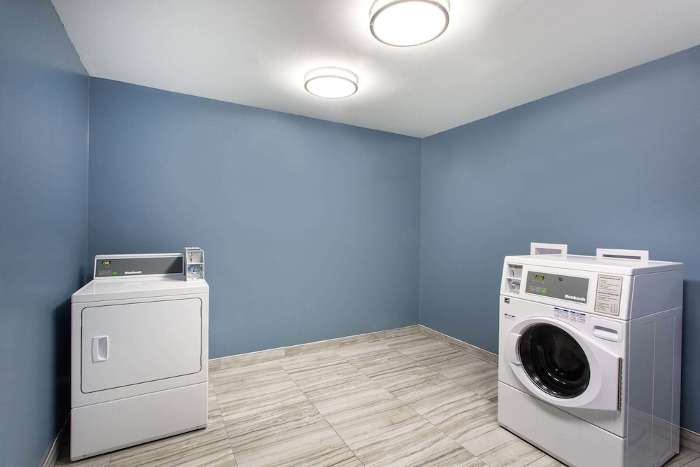 Clarion Pointe Charlotte 7/57