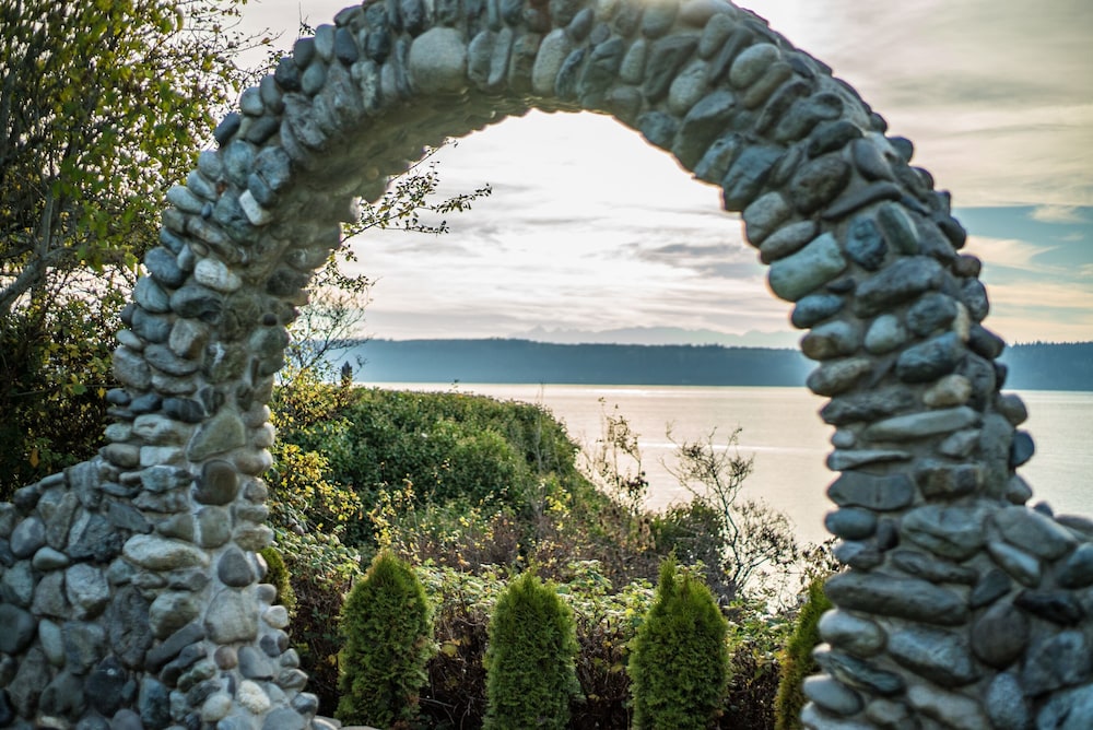 Camano Island Inn 61/67