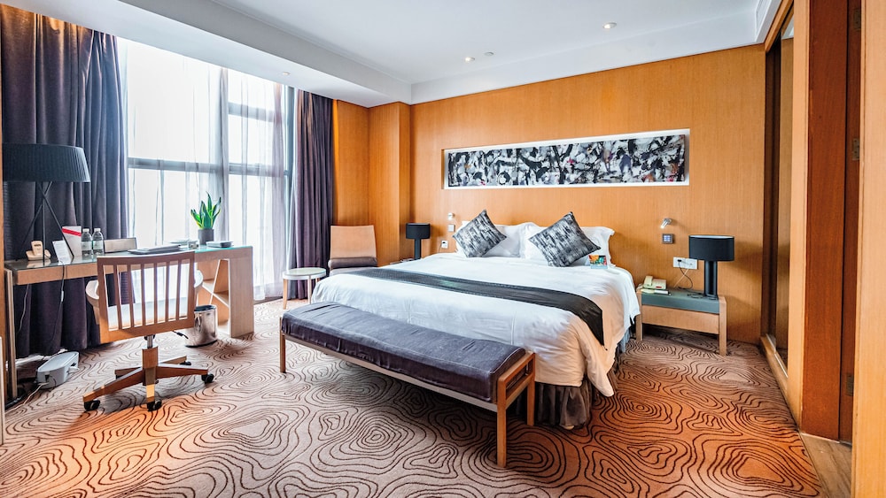 Deluxe, Suite, King Bed