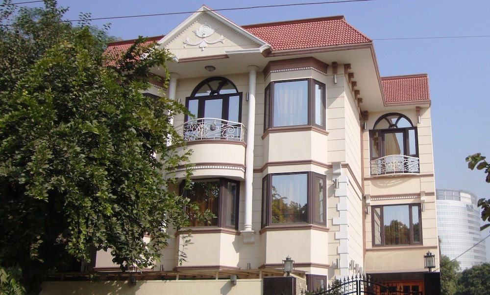 Ahuja Residency Gurgaon 8/50