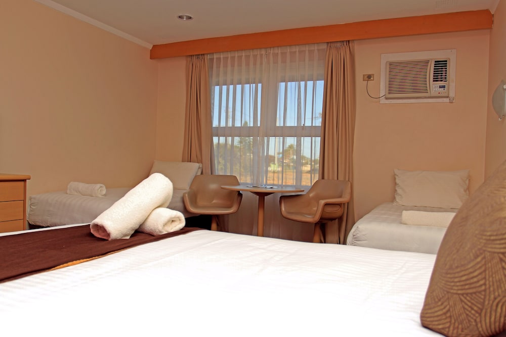 Hospitality Carnarvon, SureStay Collection By Best Western 11/54