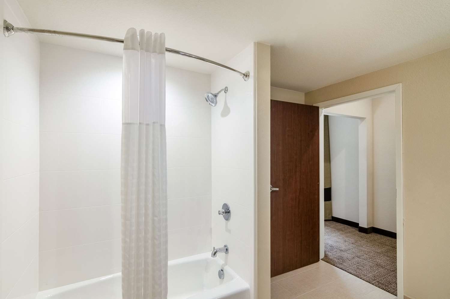 Comfort Suites Meridian And I-40 17/18